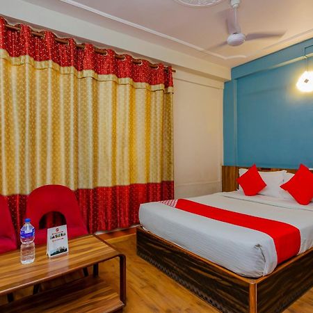 Oyo 795 Hotel Holiday Inn Katmandu Kültér fotó