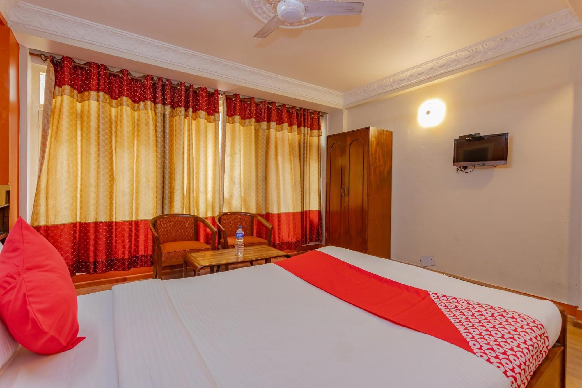 Oyo 795 Hotel Holiday Inn Katmandu Kültér fotó
