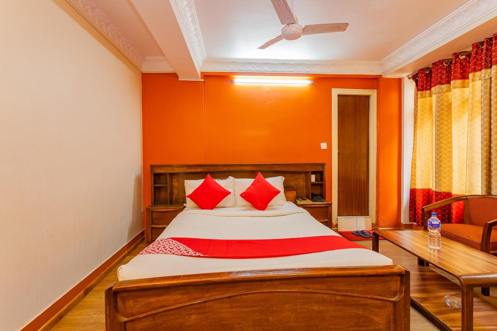 Oyo 795 Hotel Holiday Inn Katmandu Kültér fotó