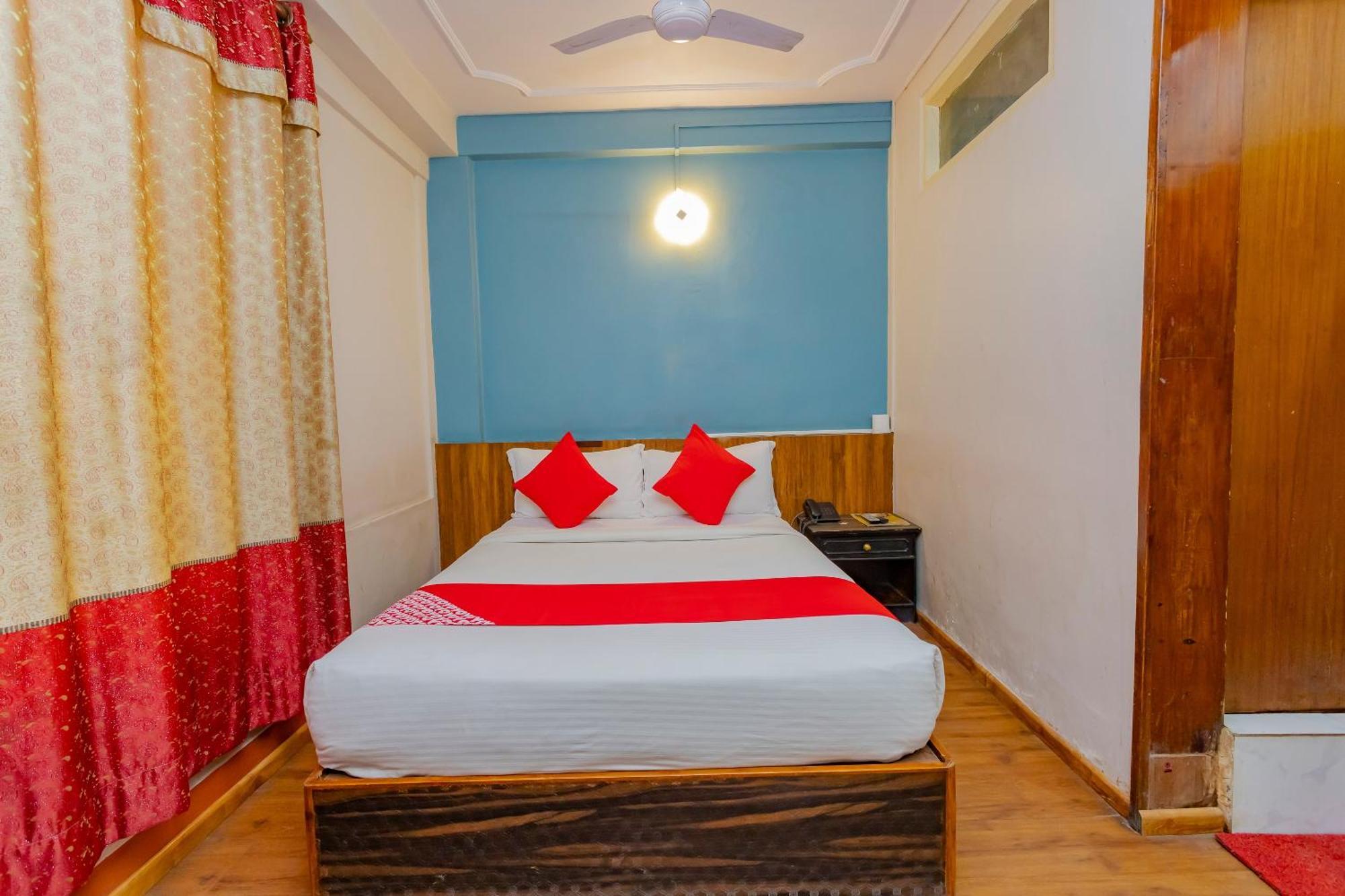 Oyo 795 Hotel Holiday Inn Katmandu Kültér fotó